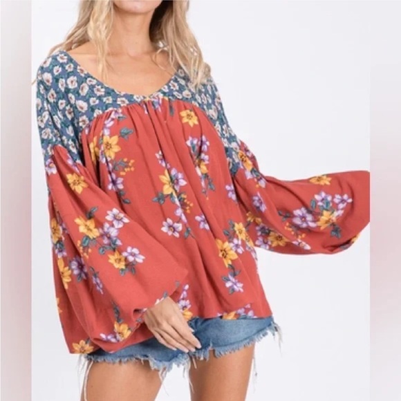 Lela Sky Tops - Floral Peasant Blouse - Red and Blue